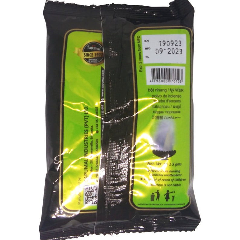May include: A black and green pouch of incense powder with the brand name "Sapumal" and the text "bột nhang / धूप पाउडर polvo de incienso poudre d'encens t&uuml;ts&uuml; tozu / ผงธูป подан порошок مسحوق البخور" printed on the front. The pouch has a net weight of 5 grams and an expiration date of 09-2023.