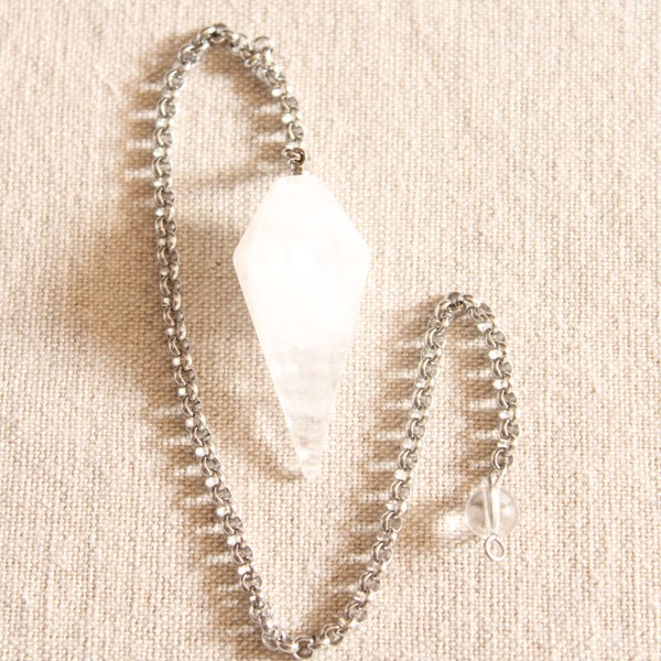 Pendule Quartz avec une perle de quartz