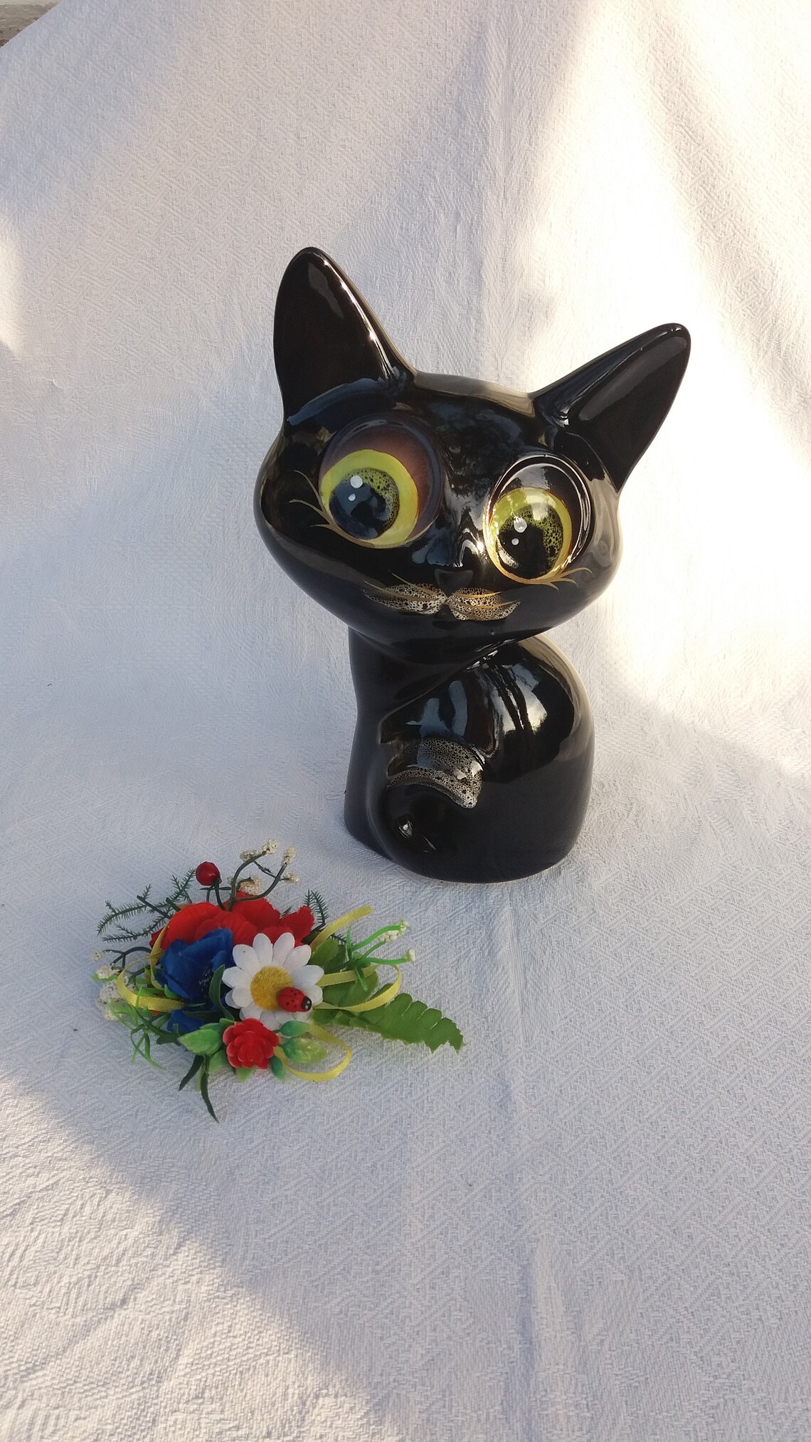 Ceramic cat piggy bank for coins handmade. Great gift for Etsy