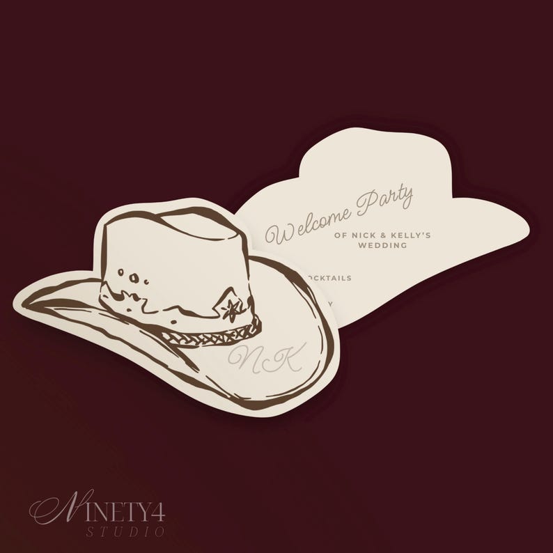 Op de afbeelding: Een gestanste kaart in de vorm van een cowboyhoed met een bruine lijntekening van een hoed met een ster en de initialen NK. De kaart bevat de tekst Welcome Party of Nick & Kelly's Wedding en Cocktails in een donkerbruin script en schreeflettertype.