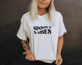 Spooky Vibes Halloween T-Shirt Retro, Halloween Spooky Vibes Retro Shirt, Spooky Halloween Tee