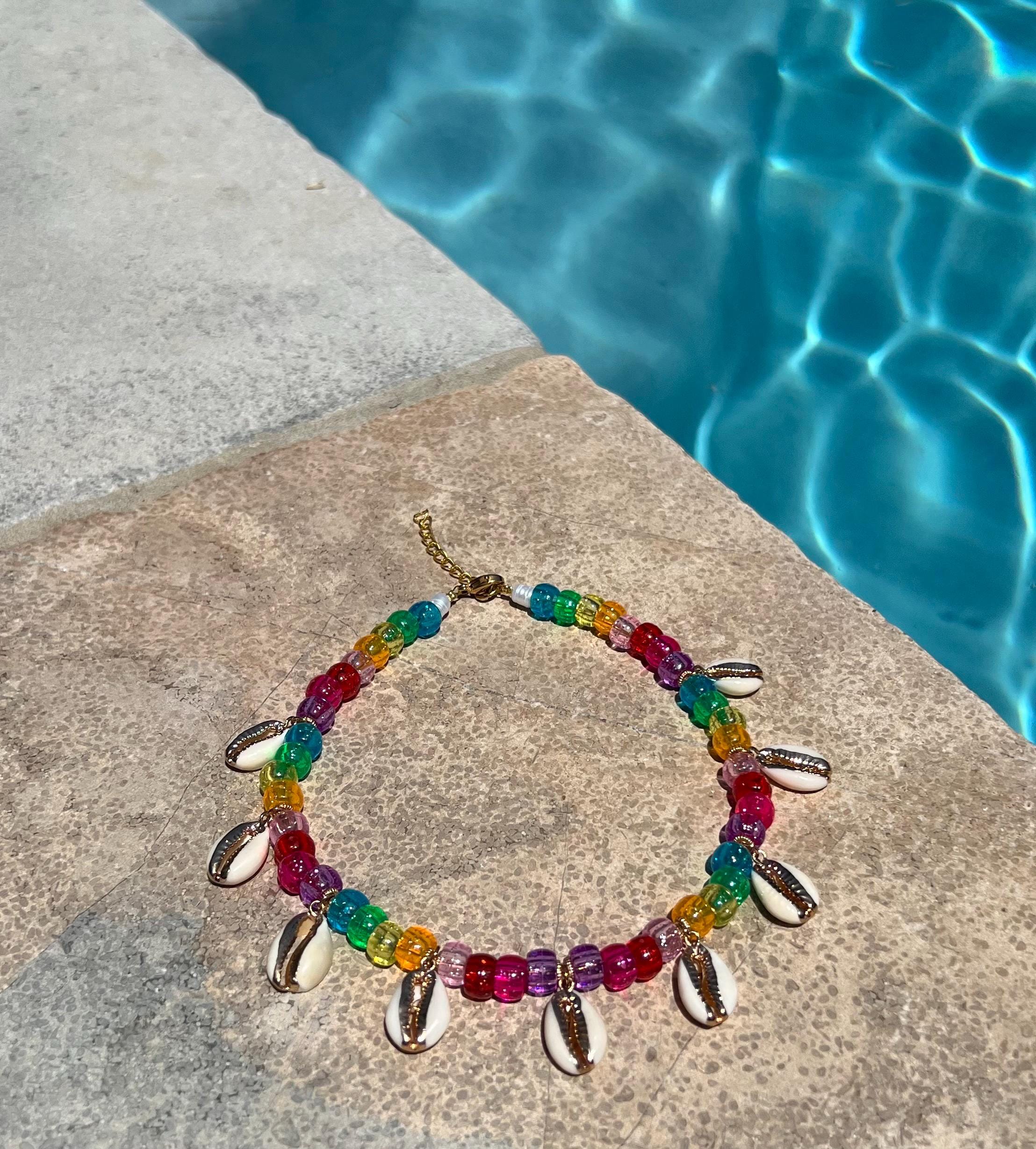 Ras de cou en velours noir : collier avec pendentif en cristal - France