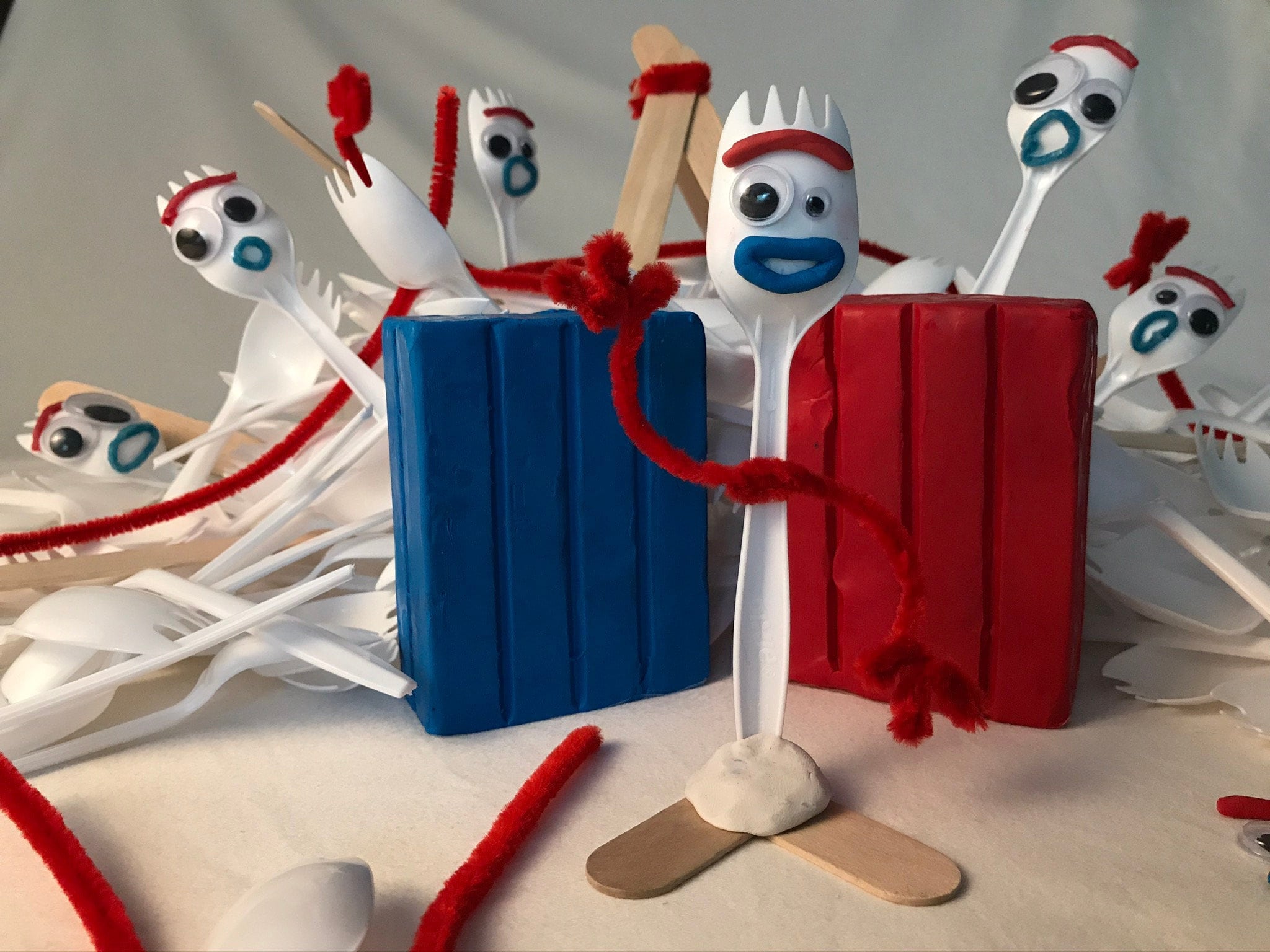 Disney and Pixar Toy Story 4 DIY Forky Signature Collection