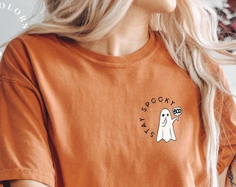 Halloween Shirt Comfort Colors® Retro Stay Spooky Pocket Tee. Funny Ghost tShirt. Vintage Pumpkin Season Shirt for Women. Cute Ghost Shirt.