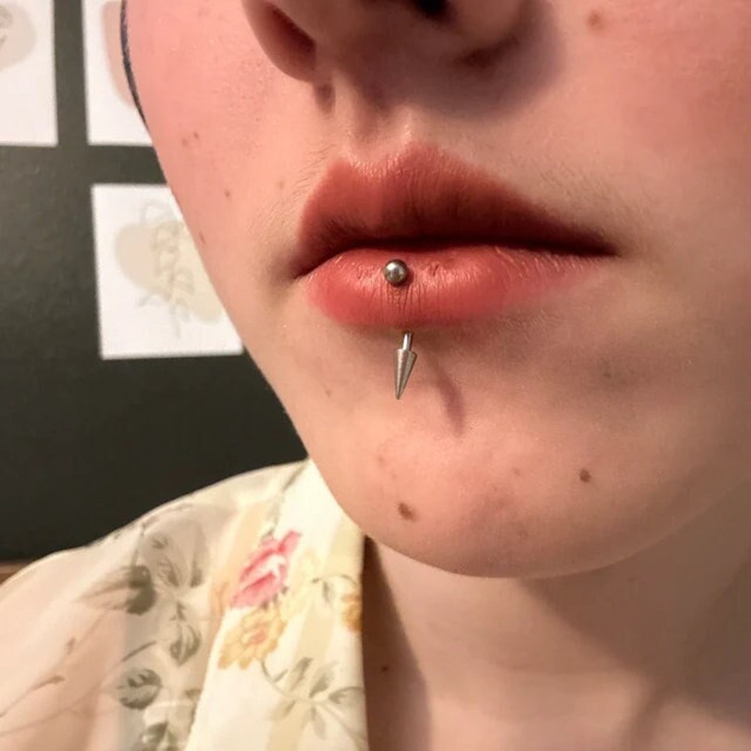 Curved lip bar deals