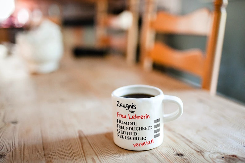 Tasse mit Wunschnamen Abschiedsgeschenk mit Zeugniss für Lehrerin oder Lehrer Weihnachtsgeschenkidee Bild 1