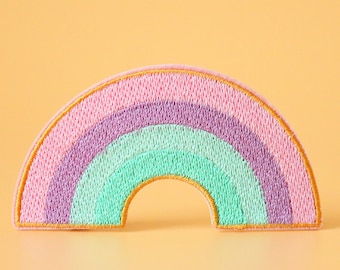 ピンクレインボー刺繍アイロン接着パッチ：エッジバーンアウトアップリケ