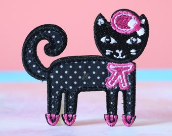 Black Cat Patch: Embroidered Iron-On Applique