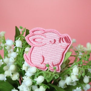 Baby pink pig sit embroidered patch,  pig sit iron on patch,embroidered,edge burn out,Applique