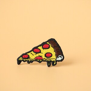 Pepperoni pizza slice embroidered patch, iron on patch,embroidered,edge burn out,Applique image 2