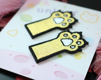 A  pair of Cat paw embroidered patches,embroidered,edge burn out,Applique,Self-Adhesive