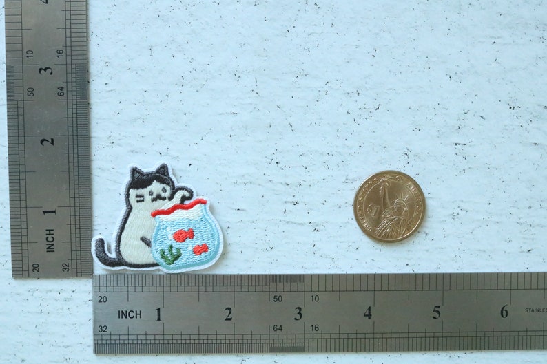 Kitty and goldfish patch,cute, iron on patch,embroidered,edge burn out,Applique,DIY,patch for mask imagem 3