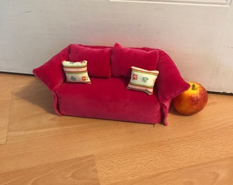 Mini sofa door holder