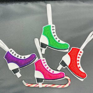 Eiskunstlaufverzierung, fügen Sie Ihre Club-Initialen hinzu, Candycane-Halter, Eiskunstlaufverzierung, Trainergeschenk, Eiskunstlauf-Teamgeschenke, Skateverzierung Bild 2