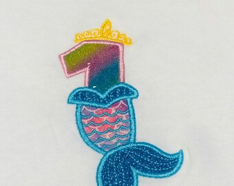 Mermaid Crown T-Shirt; Stickerei T-Shirt; Geburtstag; Fünf; Regenbogenname; Meerjungfrau; Krone; Meerjungfrau Thema; blaugrün; ombre; petrol/blauer Glitzer;