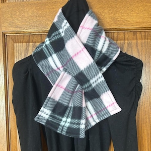 Keyhole Fleece Scarf | Black & Pink Plaid Pull through Scarf | Reversible For Women and Men
