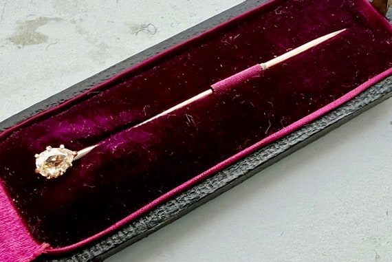 Exquisite Regency-era cravat pin featuring a stun… - image 3