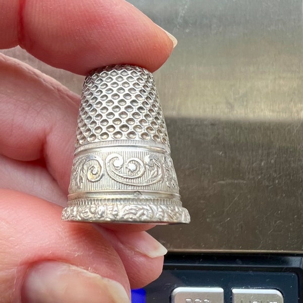 Antique Art Nouveau silver thimble with French poinçon mark