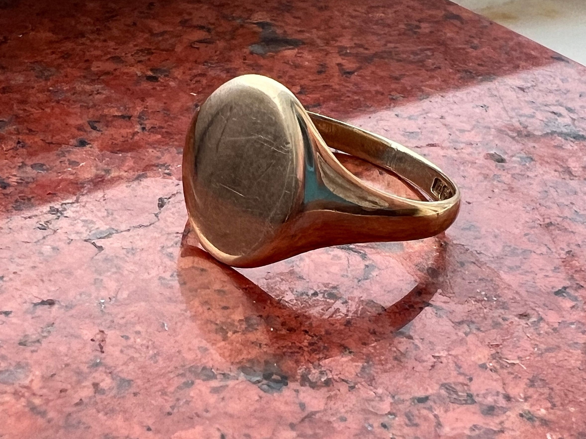 Vintage Gentlemans Signet Ring in 9ct Gold Ring W/full Set of 