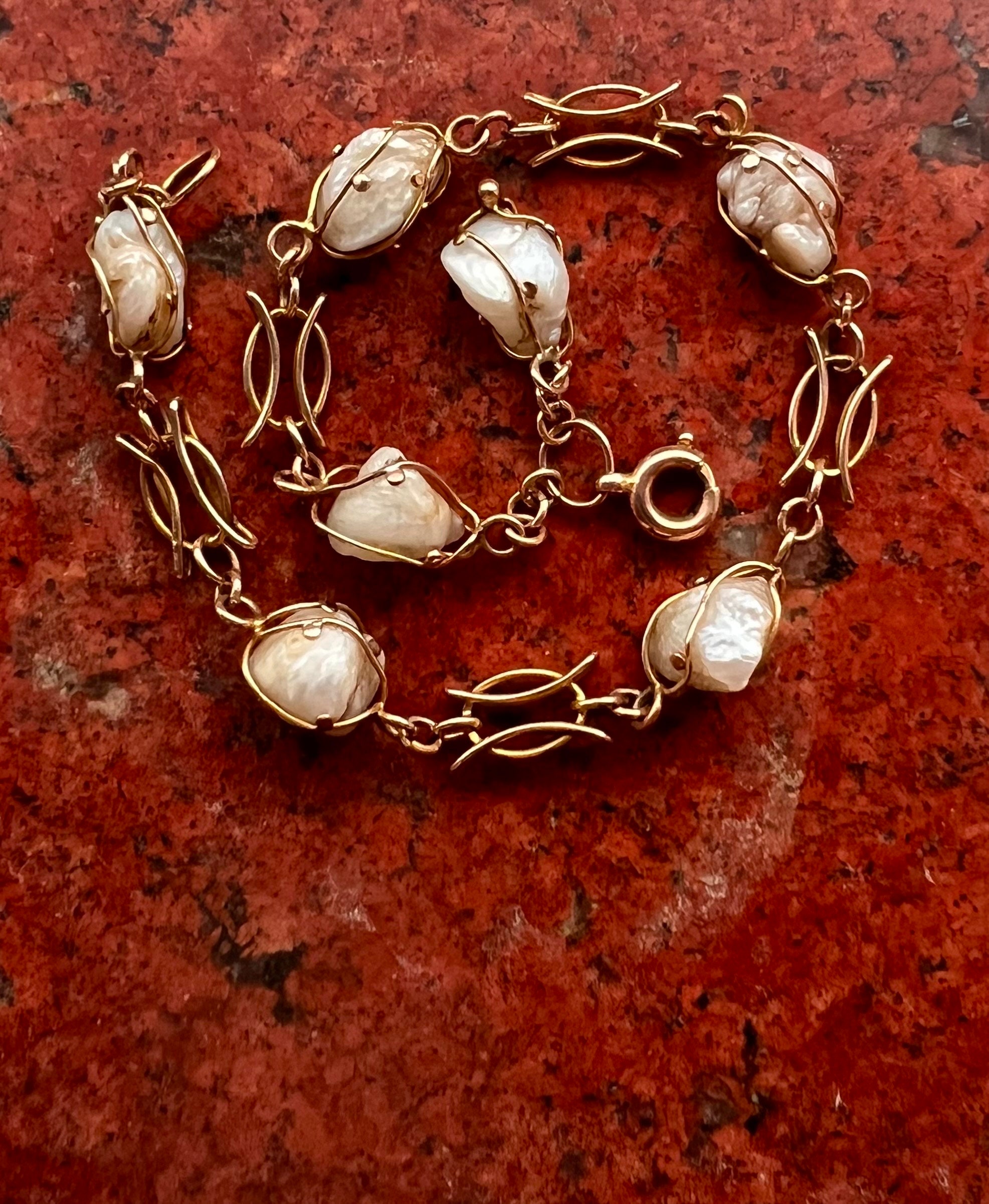 ◆VINTAGE HOLLYWOOD◆ Baroque Pearl Matte Bracelet VH239OBR0 Baroquepearlbracelet.png?v=