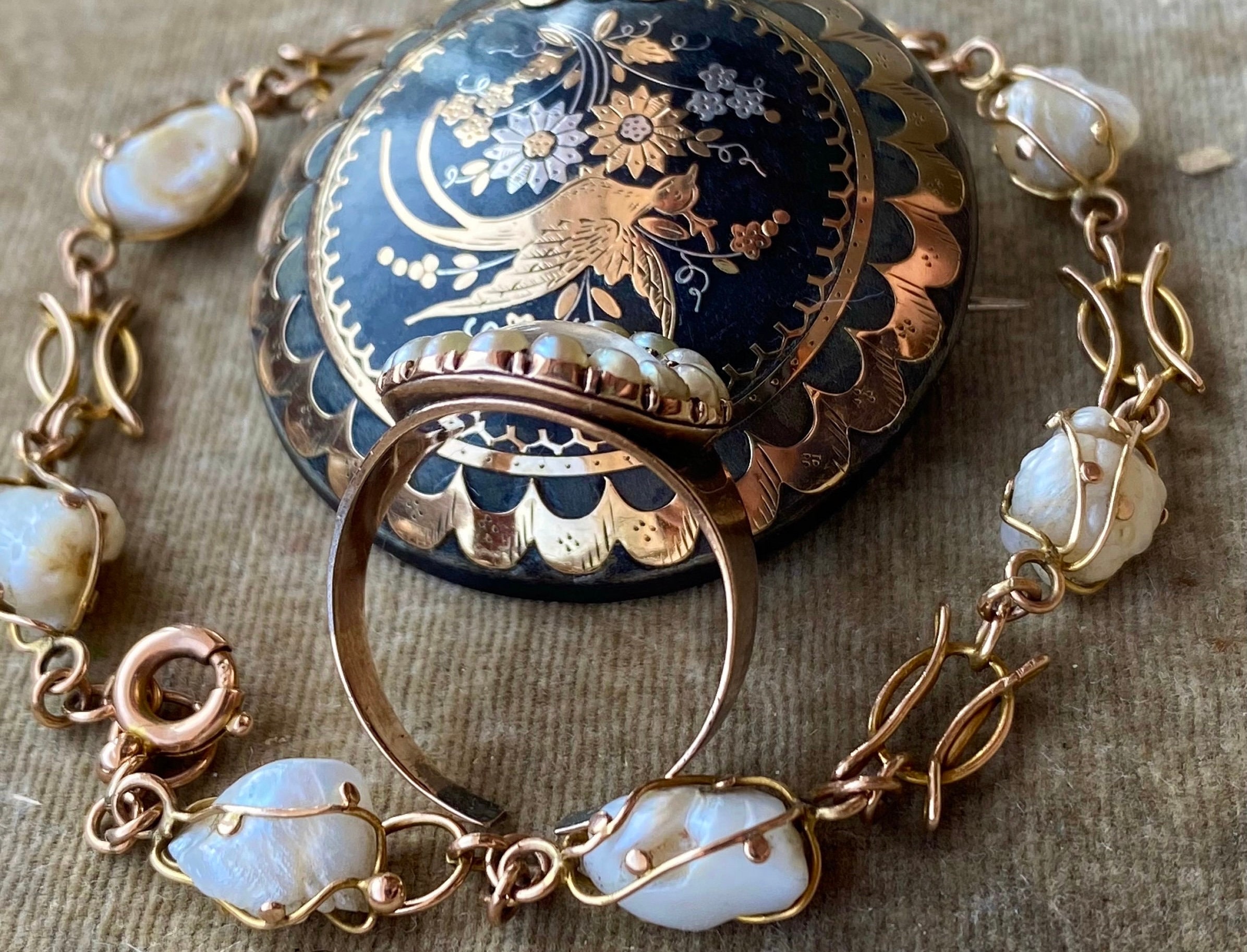 ◆VINTAGE HOLLYWOOD◆ Baroque Pearl Matte Bracelet VH239OBR0 Baroque Pearl Bracelets – Huge Tomato