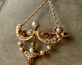 Refined Antique Victorian Seed Pearl Pendant in 15 ct gold.