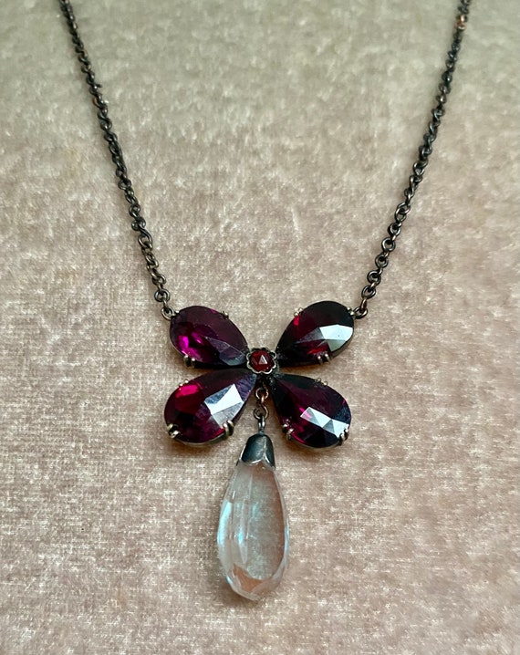 Antique neglige garnet necklace with dangling Saph