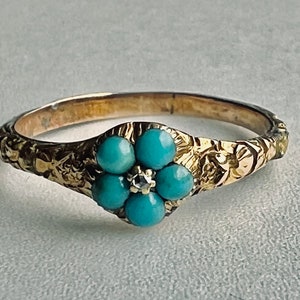 Beautiful Georgian diamond & turquoise daisy ring in 15 carat gold, UK size P, US7.5