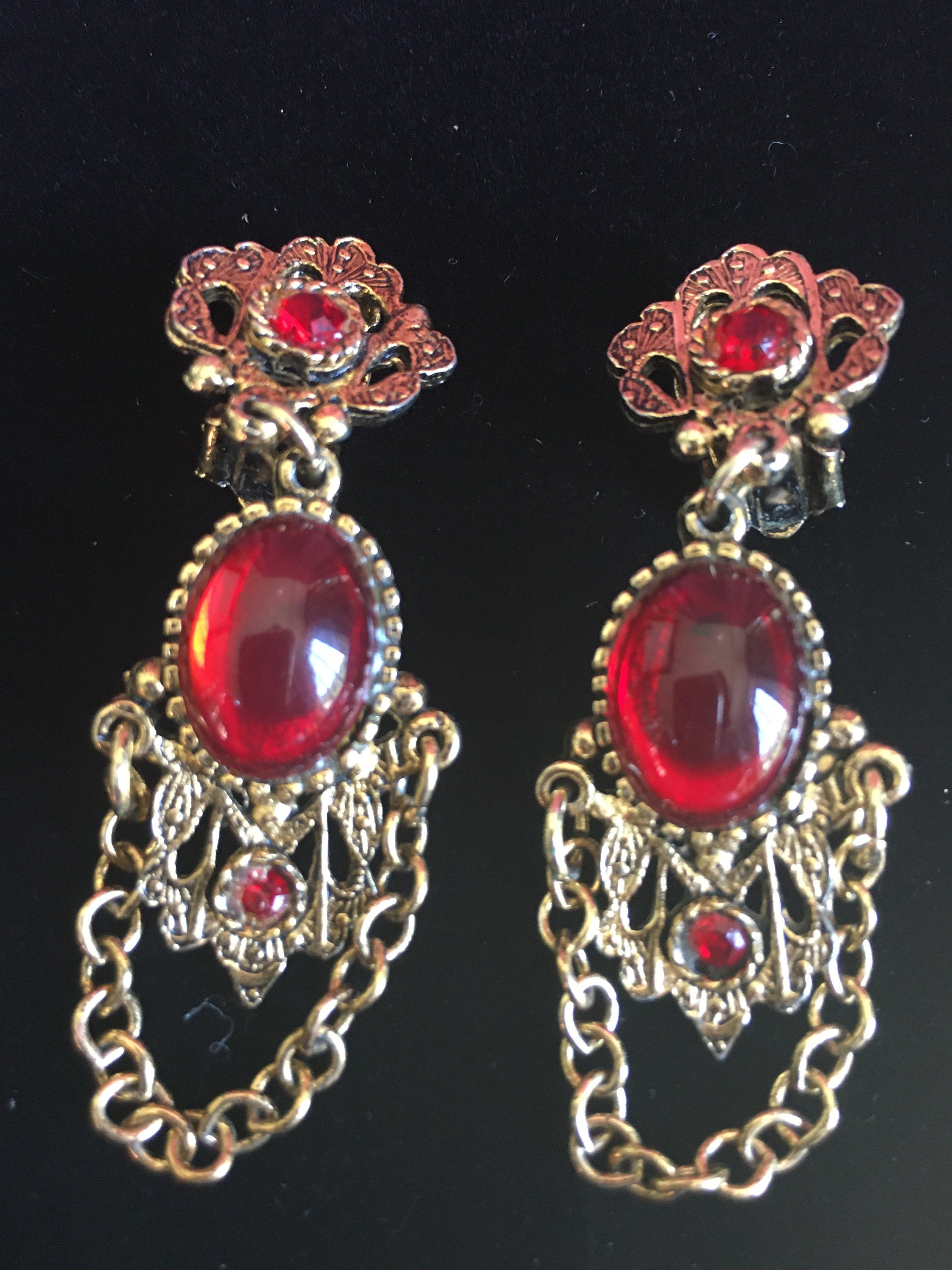 Vintage Earring/ Red Cabochon Stone/ Clip On/ Antique Gold Finish ...