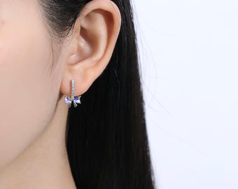 Pendientes de botón con forma de corazón de cinta Aurora etérea en plata 925, pendientes de botón con forma de corazón de cinta, pendientes de botón iridiscentes