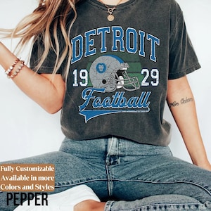 Comfort Colors Vintage Detroit Football shirt • Detroit Football Sweatshirt • Vintage Retro Style Detroit Football Shirt Gift Shirt • TC222