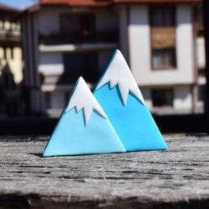 Mountain Necklace with Blue Peaks with Snow, Wanderlust Jewelry for Ski and Snowboarding Lovers, 3 Years Anniversary Gift for Boyfriend