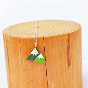 Collier Snow Mountain Range, Mini collier Mountain sur chaîne en argent, collier de charme de voyage délicat, cadeau de bijoux minimaliste image 3