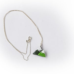 Collier Snow Mountain Range, Mini collier Mountain sur chaîne en argent, collier de charme de voyage délicat, cadeau de bijoux minimaliste image 4