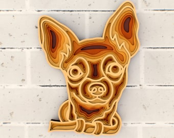 Op de afbeelding: Een gelaagd houten kunstwerk dat de kop en schouders van een Chihuahua-hond afbeeldt. Het kunstwerk heeft een verloop van warme kleuren, van lichtbeige tot donkerbruin, waardoor een 3D-effect ontstaat. De kenmerken van de hond, waaronder zijn oren, ogen en neus, zijn duidelijk gedefinieerd.