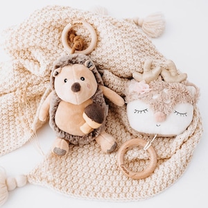 Spieluhr Baby, Babygeschenk Geburt, Spieluhr, Spieluhr Igel, Spieluhr Reh, Geschenke zur Geburt, Spieluhr personalisiert zdjęcie 1