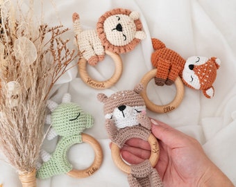 Babyrassel, Rassel Baby, Babyrassel Löwe, Baby Geschenk Junge, Babyrassel Fuchs, Rassel gehäkelt, Geschenk Geburt Junge