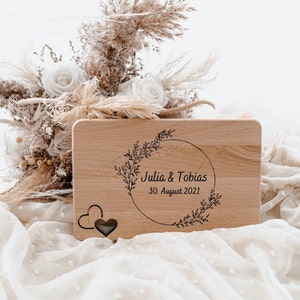 Geschenk Hochzeit personalisiert, Brettchen Hochzeit, Holzbrett mit Gravur, Hochzeitsgeschenk,  Geschenke für Frauen