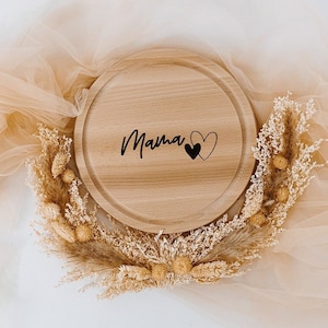 Personalisiertes Geschenk Mama, Brotzeitbrett mit Gravur, Schneidebrett, Brett personalisiert, Holzbrett Hochzeit Bild 1