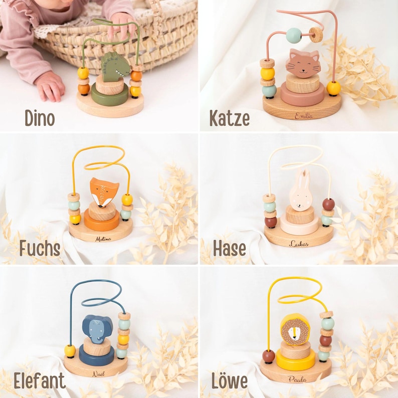 Peut inclure: Des jouets labyrinthes &agrave; perles en bois avec des animaux : dinosaure, chat, renard, lapin, &eacute;l&eacute;phant et lion. Chaque jouet a une base en bois, des perles color&eacute;es et un labyrinthe en fil de fer. Les noms des animaux sont &eacute;crits sur l'image.