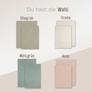 Puede incluir: Imagen de cuatro conjuntos de muestras de tela rectangulares en varios colores: verde oliva, crema, verde menta y rosa. El texto "Du hast die Wahl:" est&aacute; en la parte superior. Cada conjunto incluye dos muestras.