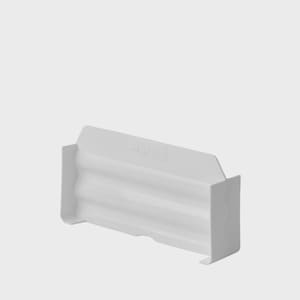 Puede incluir: Un recipiente de plástico blanco para alimentos con la marca "MEPAL" impresa en la parte superior. El recipiente tiene forma rectangular con un diseño curvo en la parte delantera y dos solapas laterales.