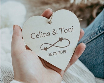 Hochzeit Herz, Holz Herz Anhänger, Hochzeitsgeschenk personalisiert, Jahrestag Geschenk, Hochzeitstag Geschenk, Herzanhänger