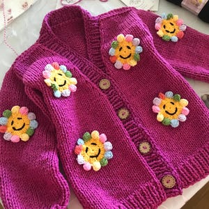 Knit kids Cardigan: Chunky Wool Sweater with Daisy Smiley Face