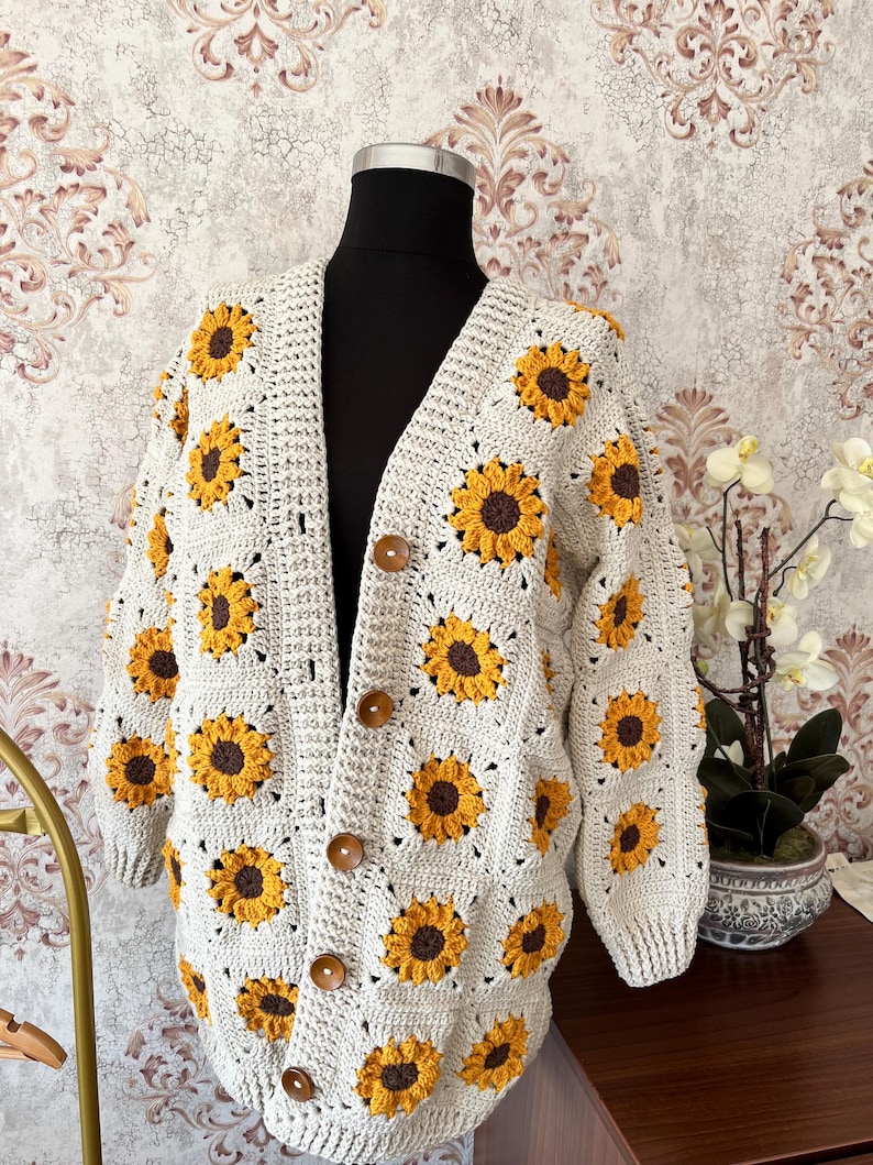 Women's Winter Long-sleeved Knitted Cardigan with Sunflower Pattern main image 1
