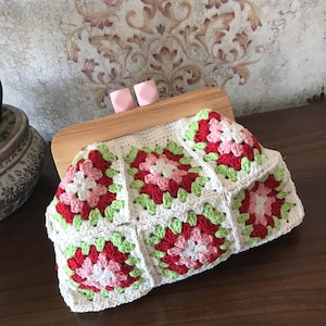 Wooden Kiss Lock Crochet,Granny Square Lined Crochet Purse,Crochet Purse,Kiss Lock Lined Crochet Pouch Purse