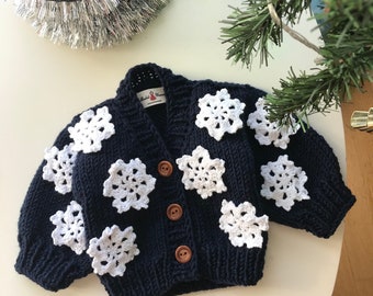 Crochet snowflake motif navy baby Newborn sweater, knitted personalized cardigan for baby Newborn gift, hand knit winter sweater for toddler