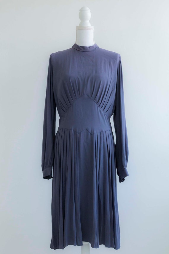 Beautiful 1940s lavender crepe dress