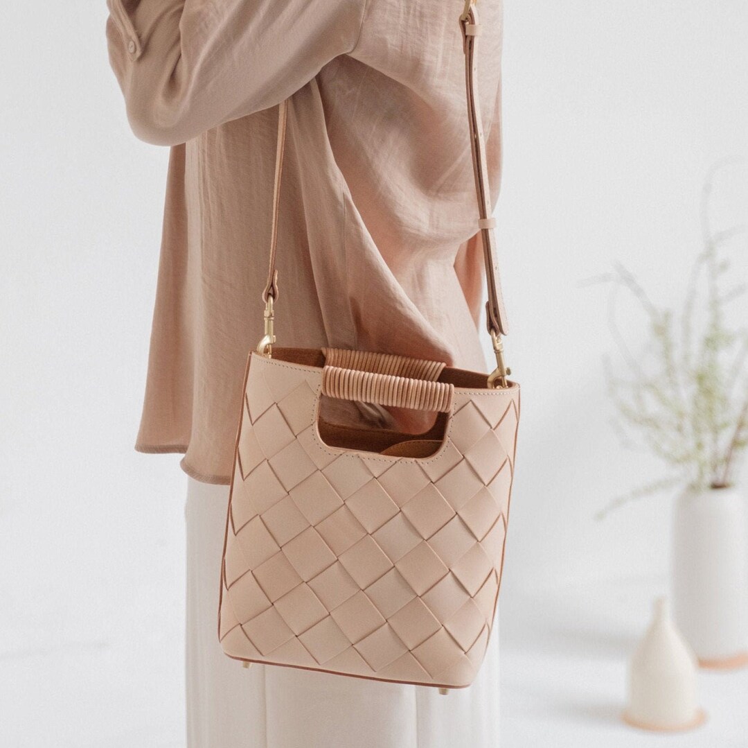 Hand Made Leather Bag Hand-Held Crossbeam Leather Bag