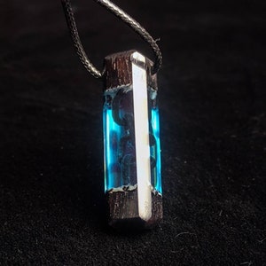 Wooden resin chain art pendant, glowing necklace, glowing chain pendant, Modern jewelery, mens pendant, gift for him, blue necklace gift